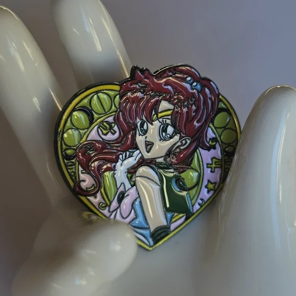 💚 Sailor Jupiter Heart Pin - Picture 3 of 5